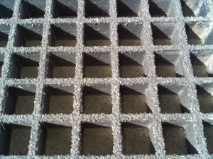 Molded-Grating for too coarse Swimming pool applications