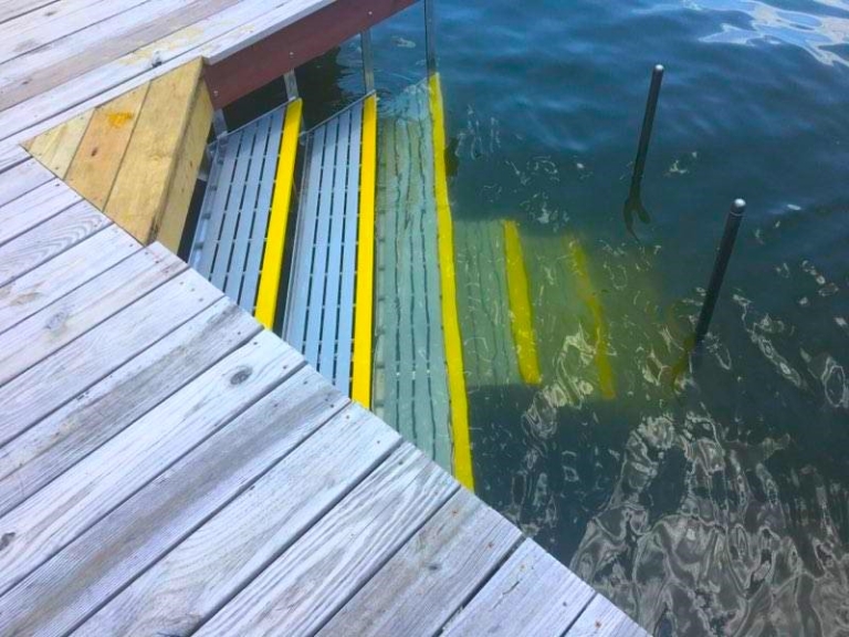 Fiberglass Frp Grating For Docks Decks Marinas And Boardwalks National Grating 5807